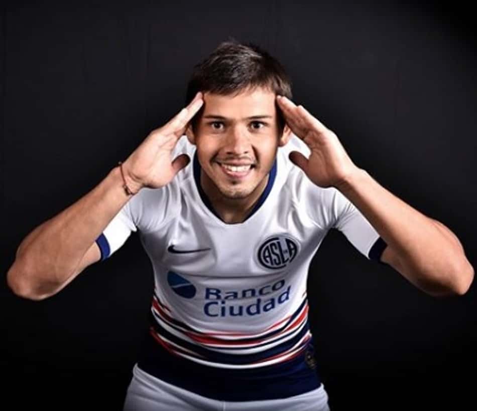 Óscar Romero marca gol de placa em vitória do San Lorenzo; Assista