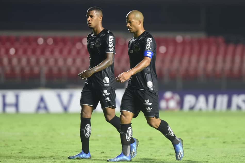 Em clássico para esquecer, Sasha faz falta e prova importância no Santos