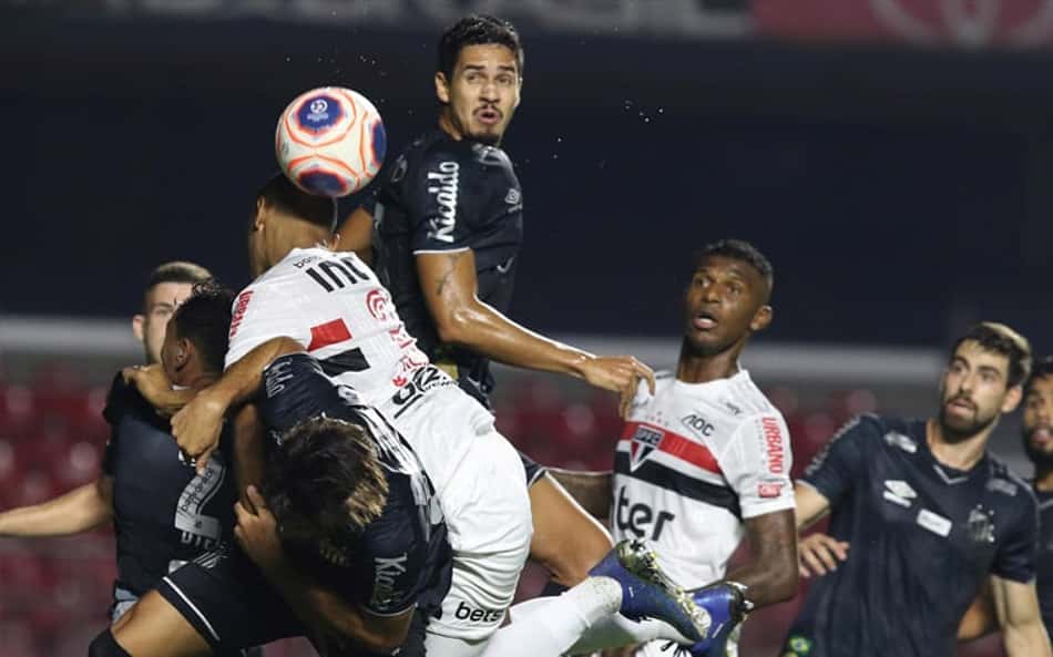 Lucas Veríssimo cobra melhora na bola parada: 'Tomamos gols bestas'