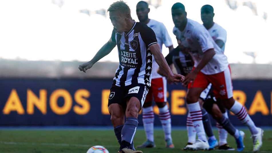 Honda estreia com gol, mas Botafogo só empata com o Bangu