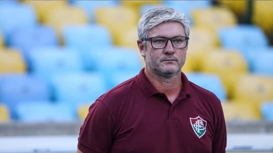 Odair exalta efetividade do Flu e faz alerta sobre coronavírus no futebol