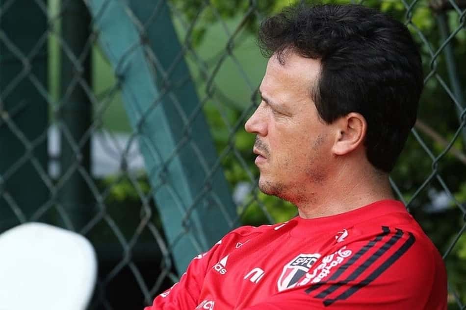 É dinizismo! Técnico desconversa, mas São Paulo 'encerra' discussão