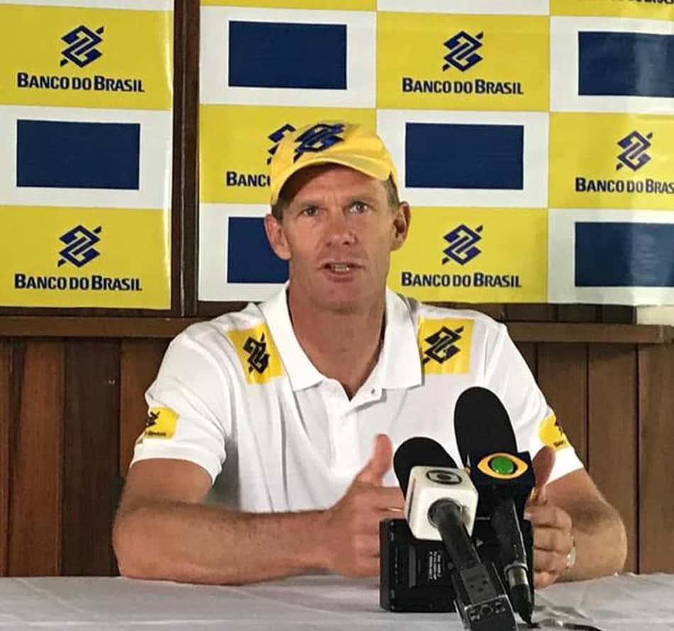 Por coronavírus, Robert Scheidt adapta treinos em sua casa na Itália