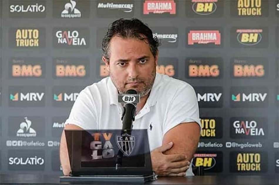 Mattos celebra contatos diários com Sampaoli na busca por reforços