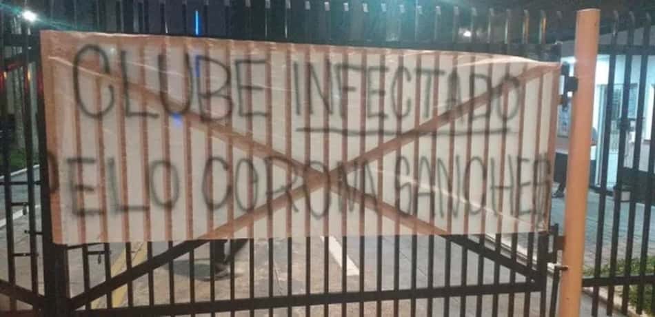 Mesmo com pandemia, Fiel segue protestando contra a diretoria