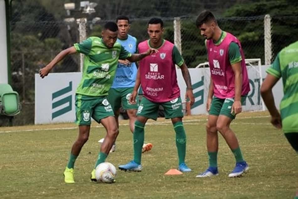 América-MG mantém clube paralisado pela crise do coronavírus