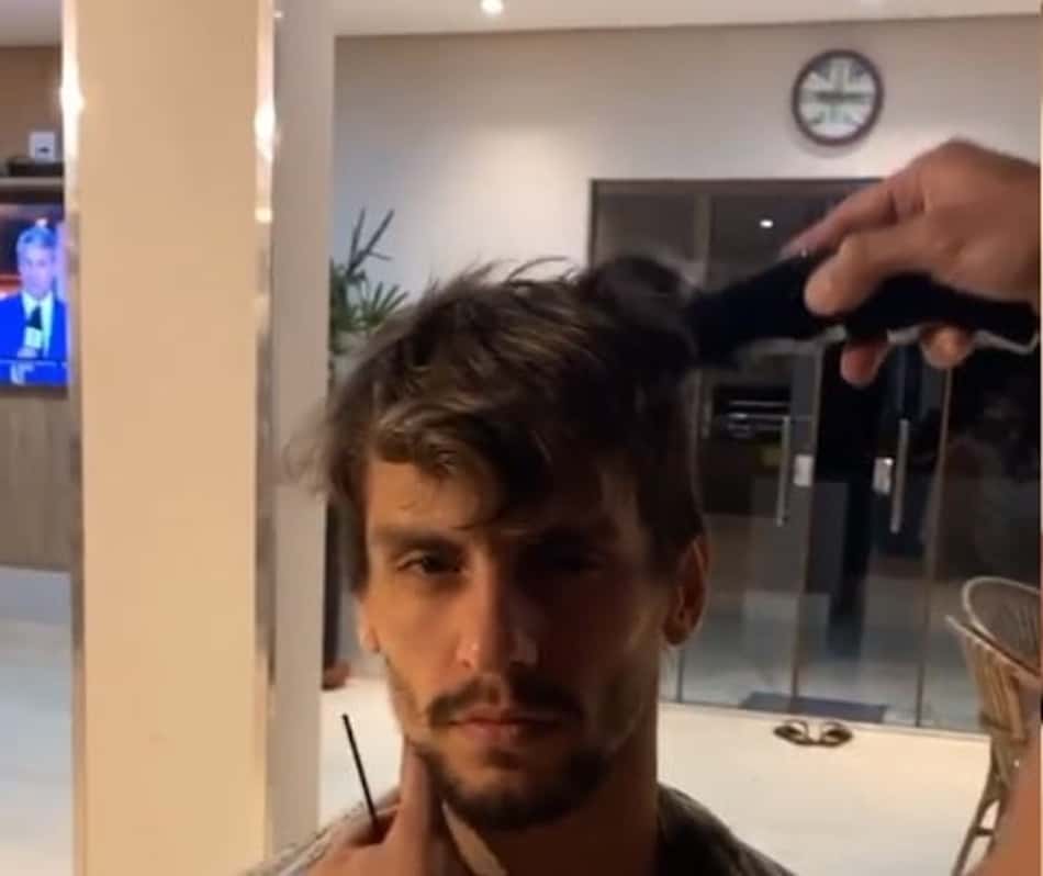 #PeladoChallenge: Rodrigo Caio e Thuler raspam o cabelo e entram na onda de Arrascaeta