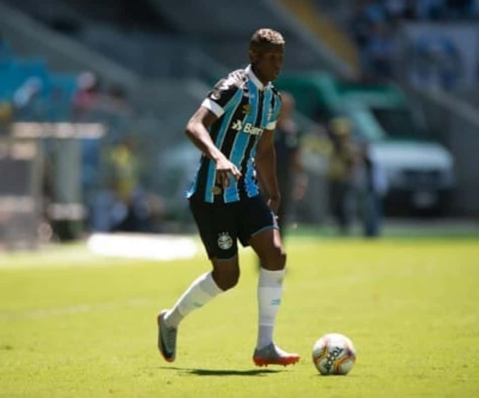 Em busca de espaço no Grêmio, Orejuela relembra primeira convocação da Colômbia