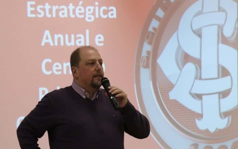 Dirigente do Internacional coloca ideia de competições de 2020 'invadirem' 2021