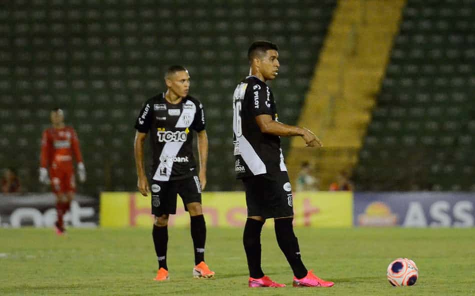 Em crescimento na Ponte Preta, Yuri entende paralisação, mas admite 'saudade' do futebol
