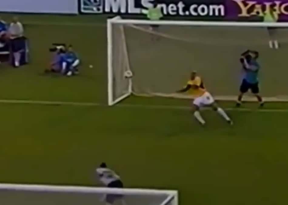 MLS faz TBT nas redes sociais com gol a gol entre goleiros