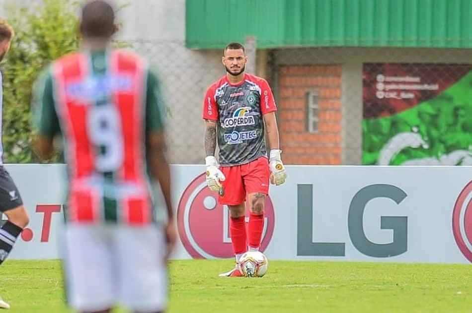 Chapecoense negocia a renovação de Igor Campos e Guedes