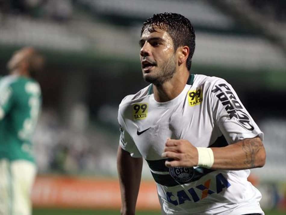Henrique Almeida relembra gols contra o Palmeiras: 'Especial'
