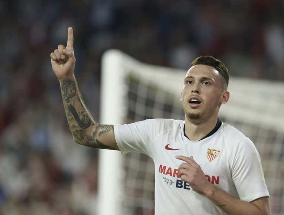 Lucas Ocampos fala em idolatria e experiência de conviver com Messi: 'Alguns o veem como um Deus'