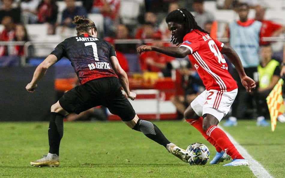 David Tavares, do Benfica, continua a testar positivo para coronavírus