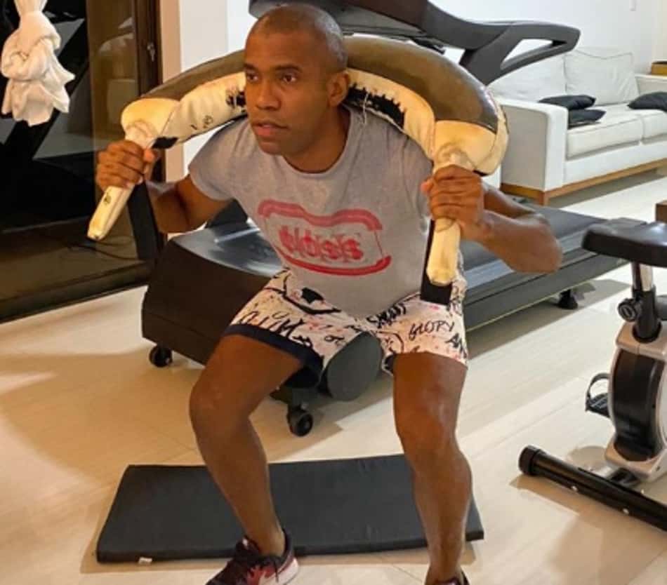 Volante Fabinho comenta a rotina de treinos remotos