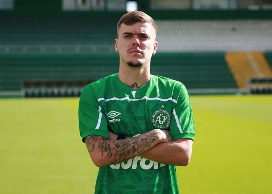 Denner é, oficialmente, o novo reforço da Chapecoense