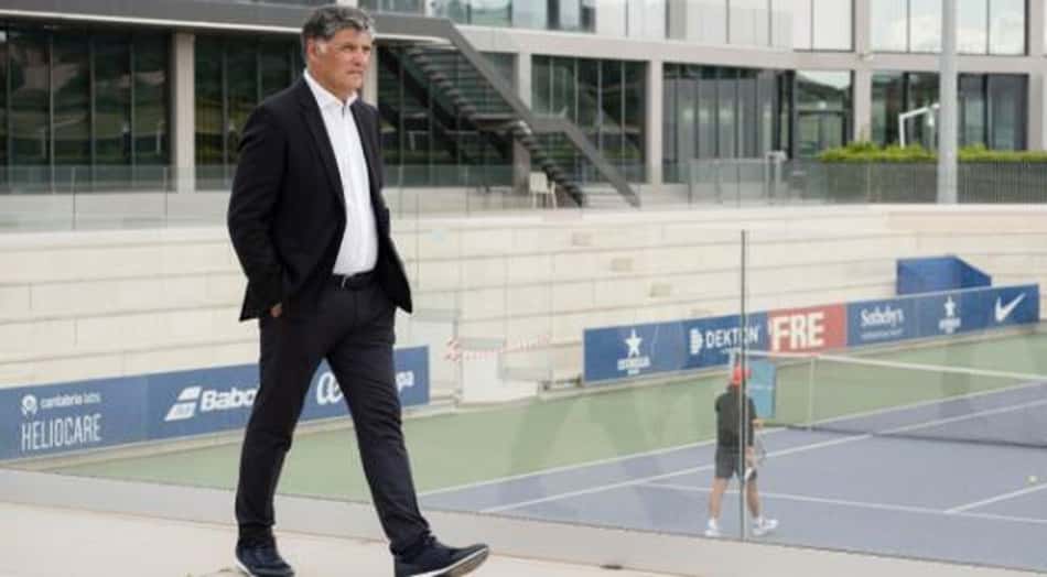 Toni Nadal pede explicações a Djokovic