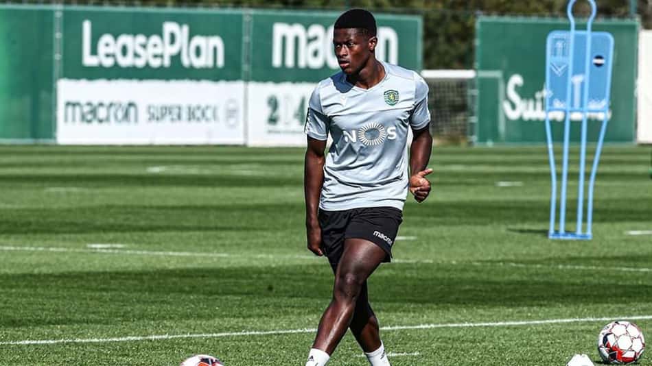 Manchester United faz contato com Sporting por Nuno Mendes