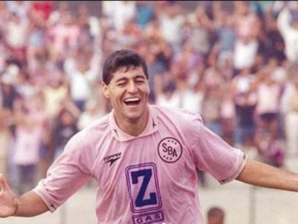 'Sou um goleador único, nem o CR7 marcou os gols que fiz', dispara ex-atacante