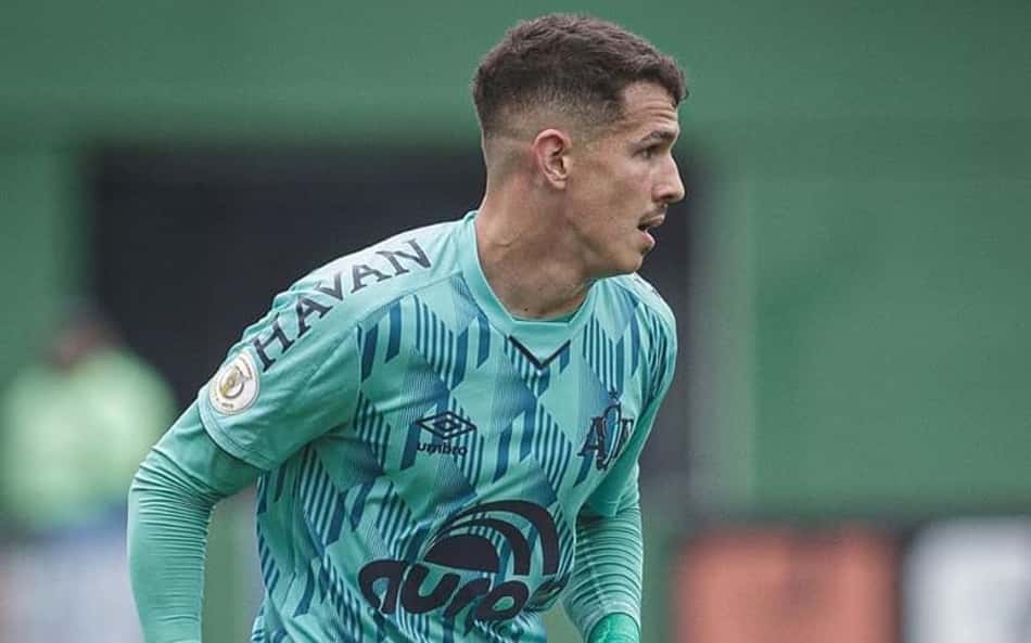 Meia Régis tem vínculo com a Chapecoense encerrado