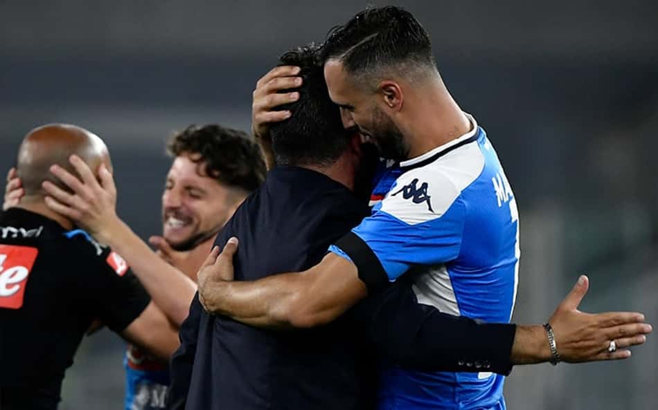 Napoli vence Juventus nos pênaltis e garante título na Copa da Itália