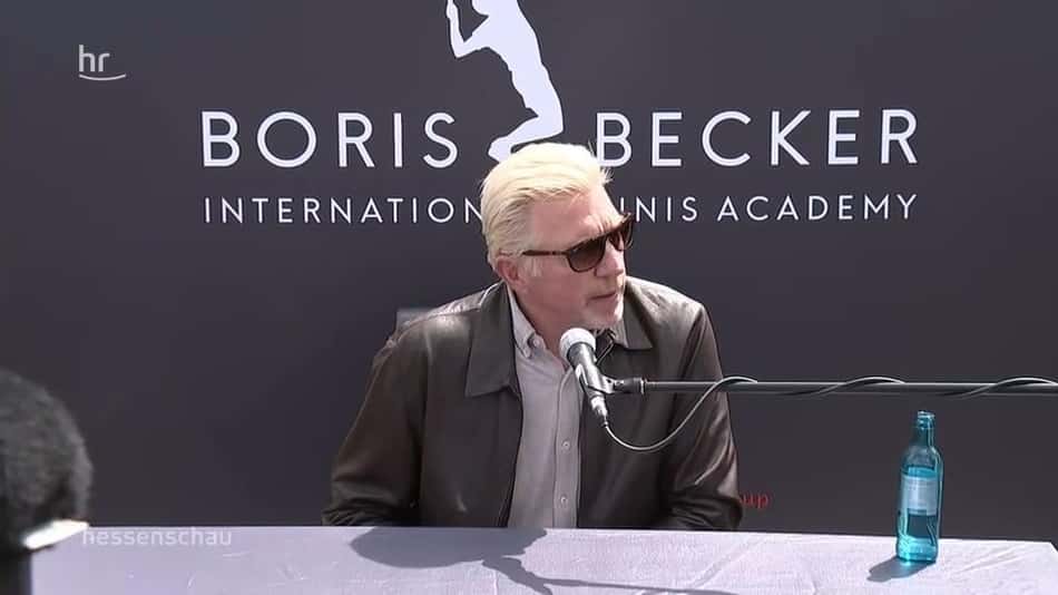 Becker teme pela carreira de Osaka