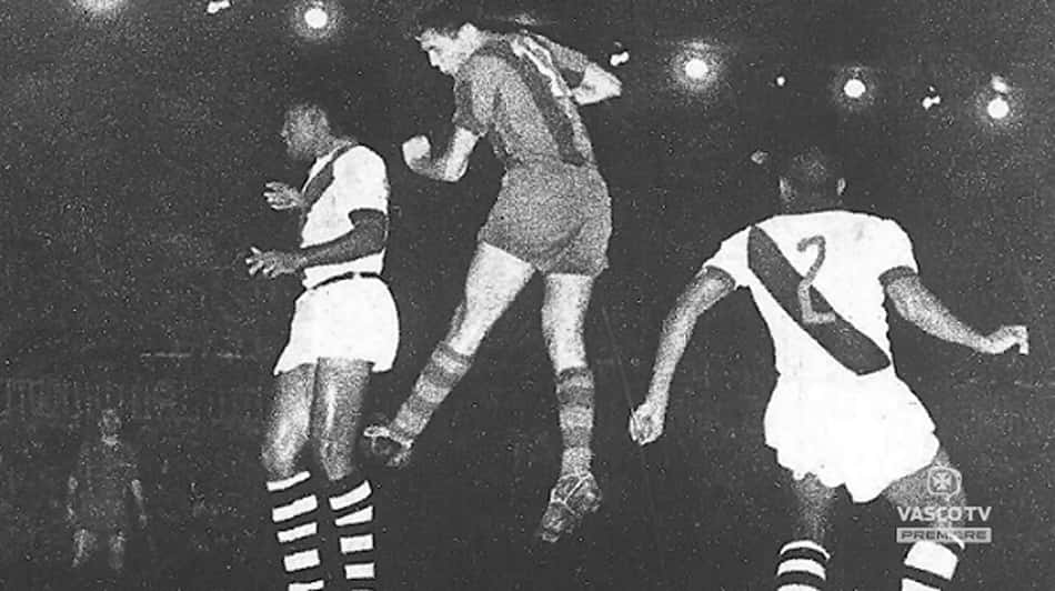Há 63 anos, Vasco vencia o Barcelona por 7 a 2; relembre outras goleadas do clube sobre europeus