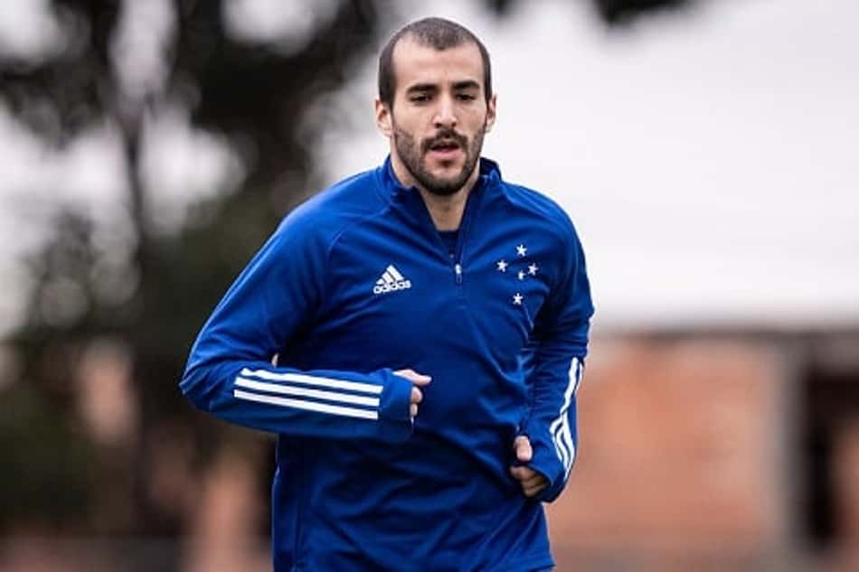 Cáceres é, por enquanto, o principal lateral-direito do Cruzeiro para o restante da temporada