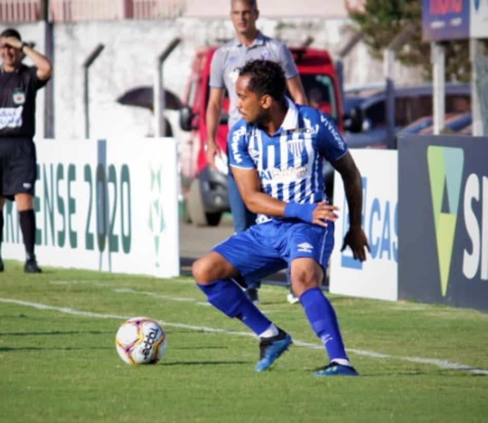 Autor do último gol antes da paralisação, Lourenço projeta Avaí forte no retorno aos jogos