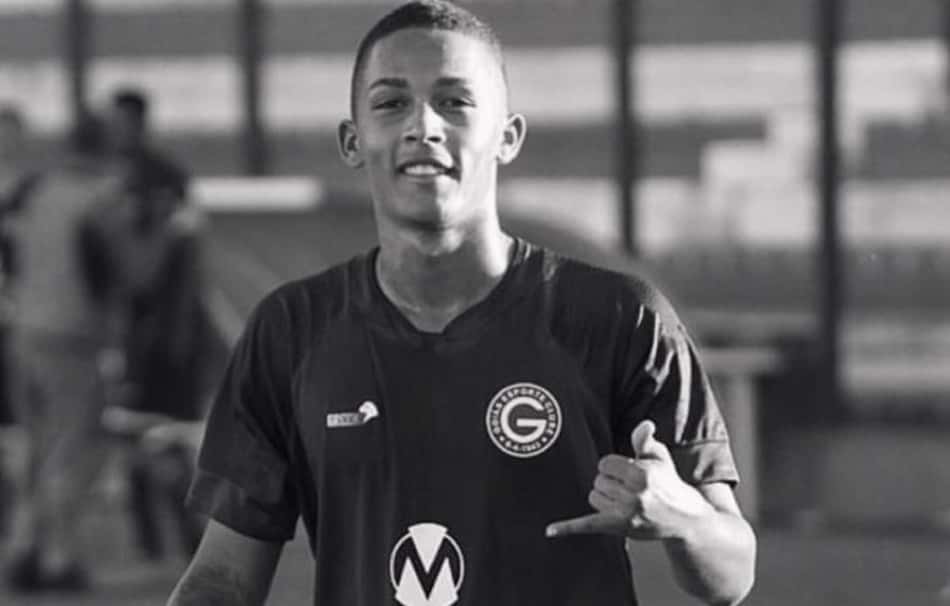 Jogador sub-17 do Goiás morre em acidente de moto