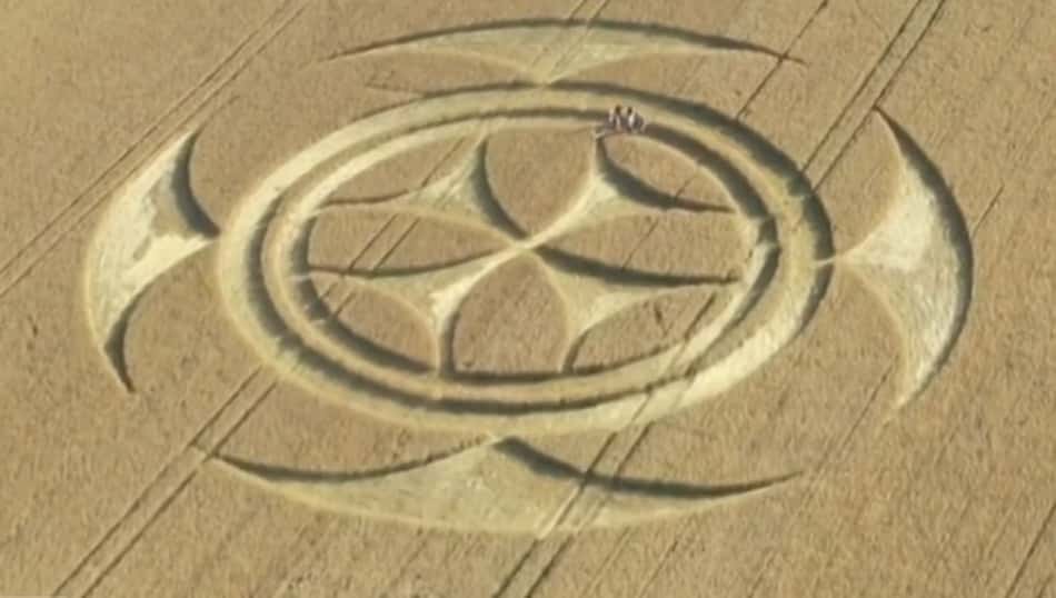 ET vascaíno? Perfil do clube brinca nas redes com símbolo gigante em campo de trigo na França