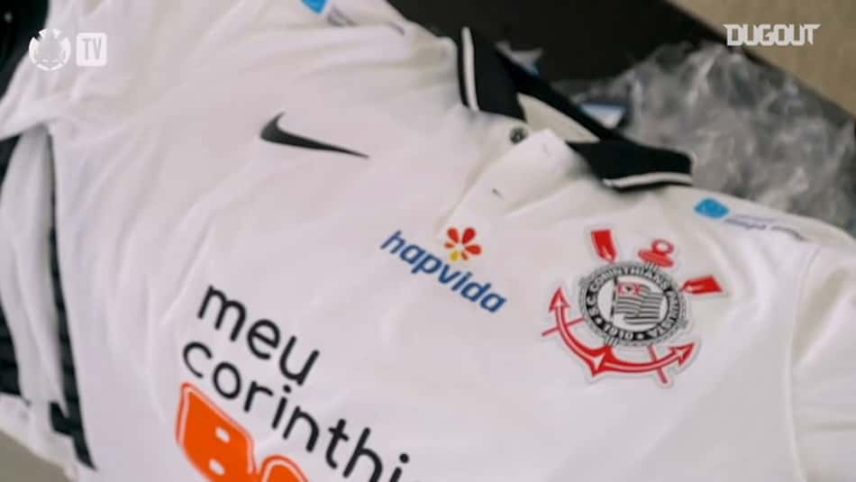Veja os bastidores do media day do Corinthians com o novo uniforme