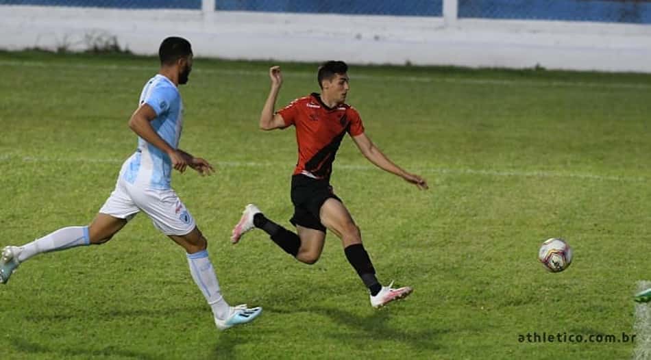 Athletico abre vantagem, mas toma gol do Londrina no fim pelas quartas do Paranaense