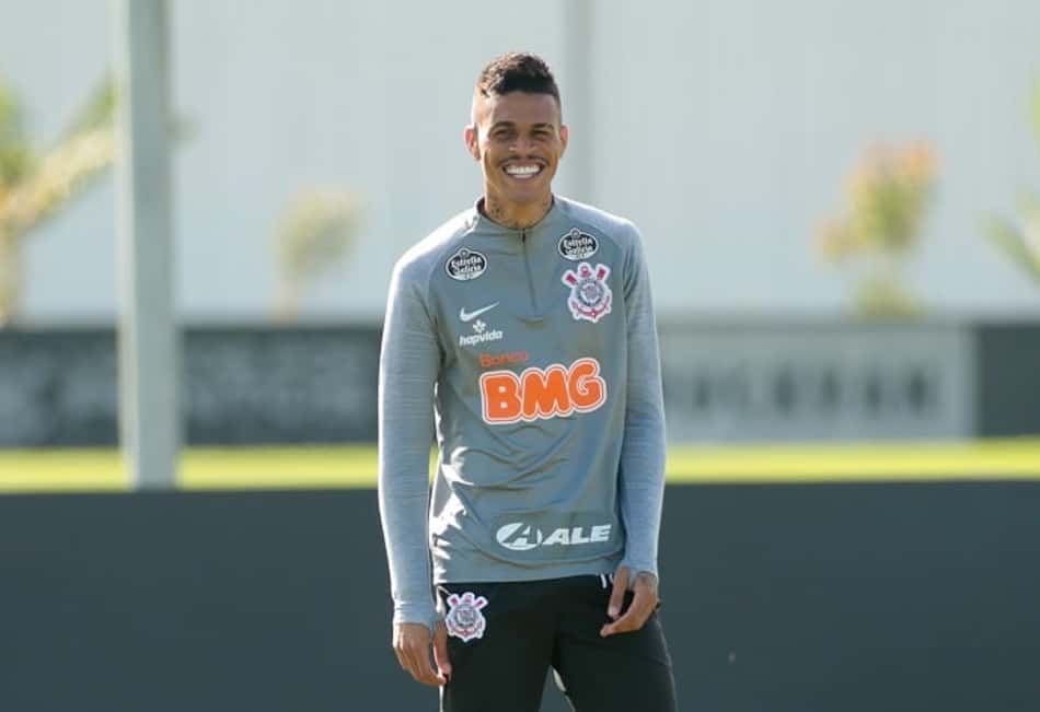 De volta ao Corinthians, Richard faz exames e treinamento físico
