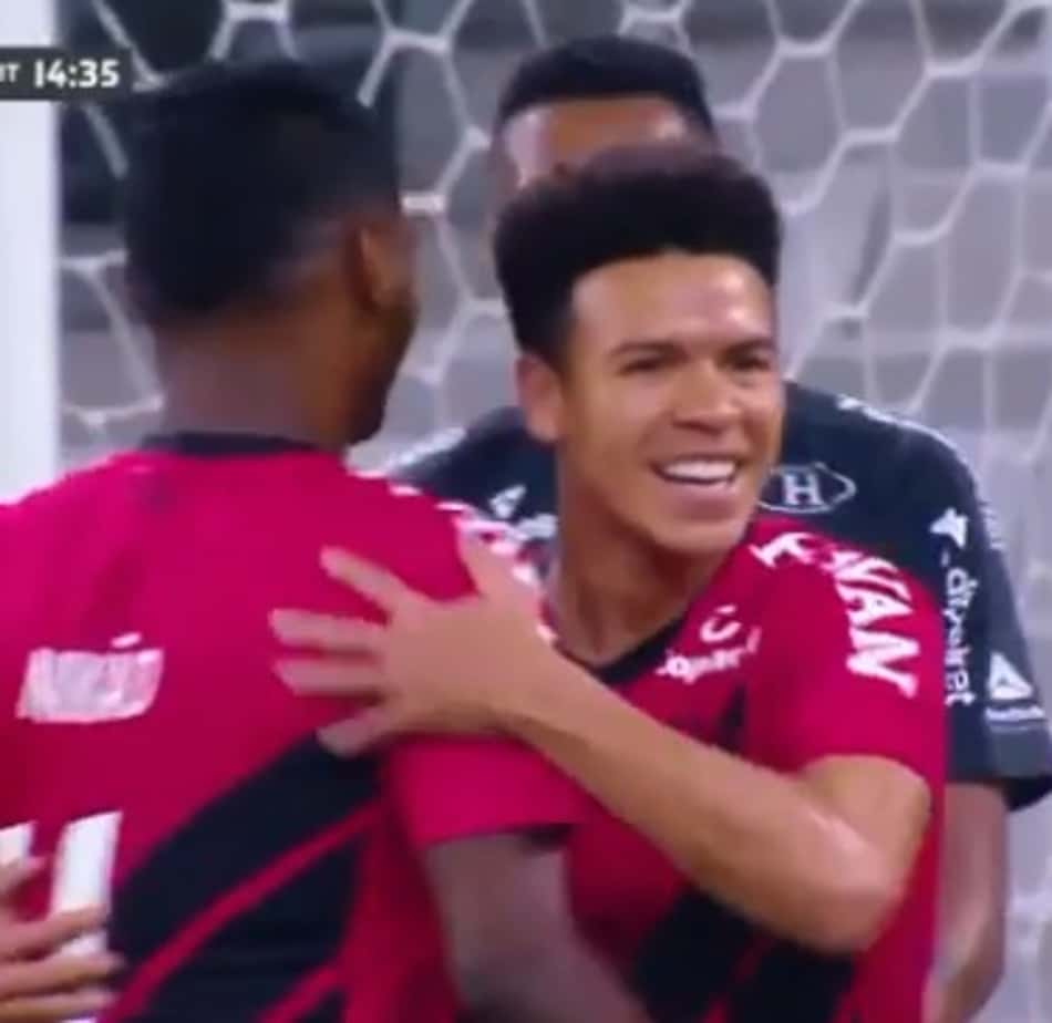 Goleada! Athletico massacra o FC Cascavel e se aproxima da decisão