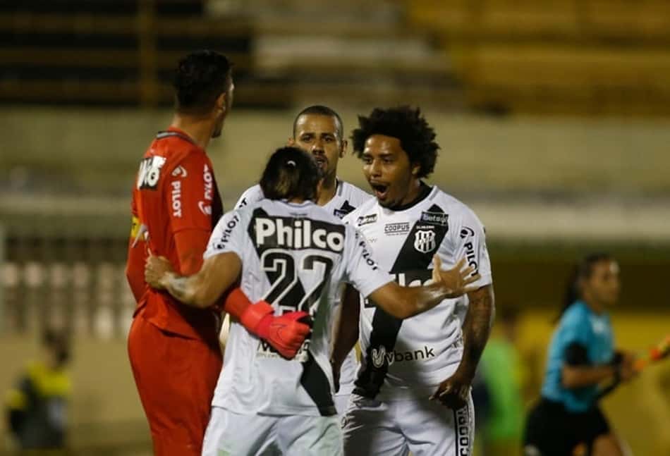 Osman reconhece favoritismo do Santos, mas alerta: 'Vamos trabalhar muito'