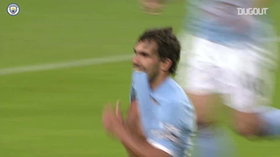 Que pancada! Relembre golaço de falta de Tevez pelo Manchester City