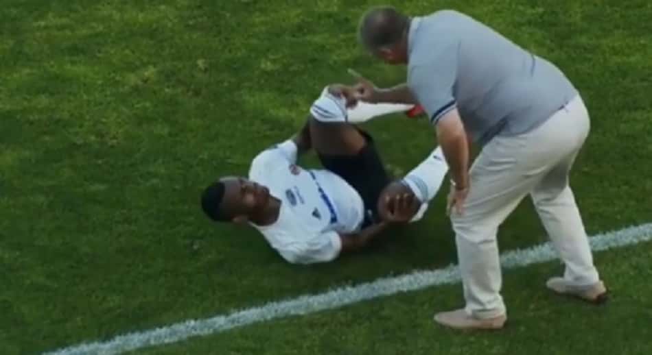 Na Europa, ex-Palmeiras tenta drible que rende bronca do próprio técnico