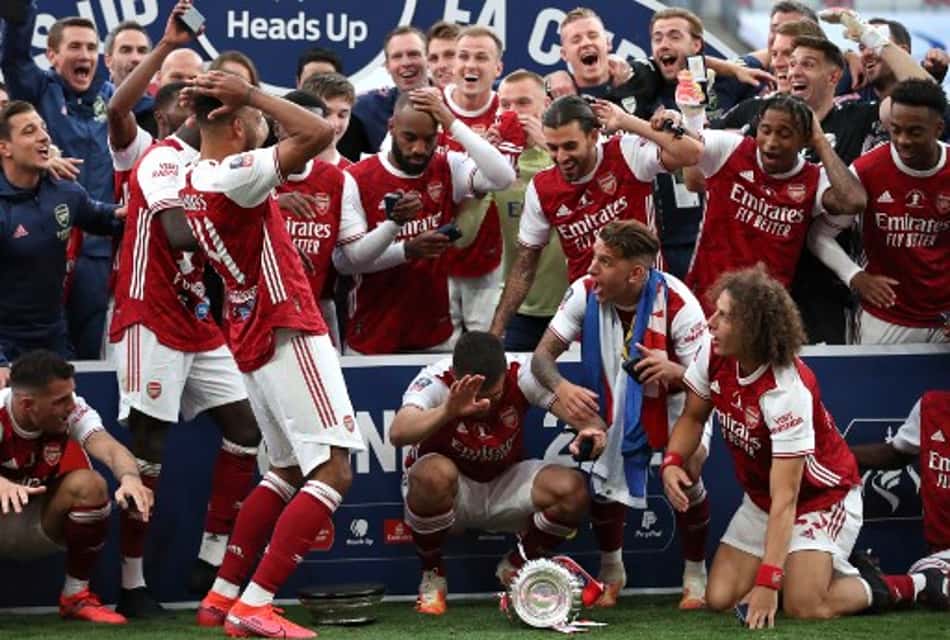 VÍDEO: Veja os bastidores do título do Arsenal sobre o Chelsea em Wembley