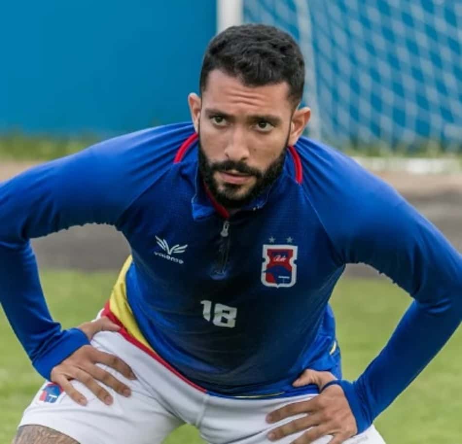 Sem gols, atacante rescinde contrato com o Paraná