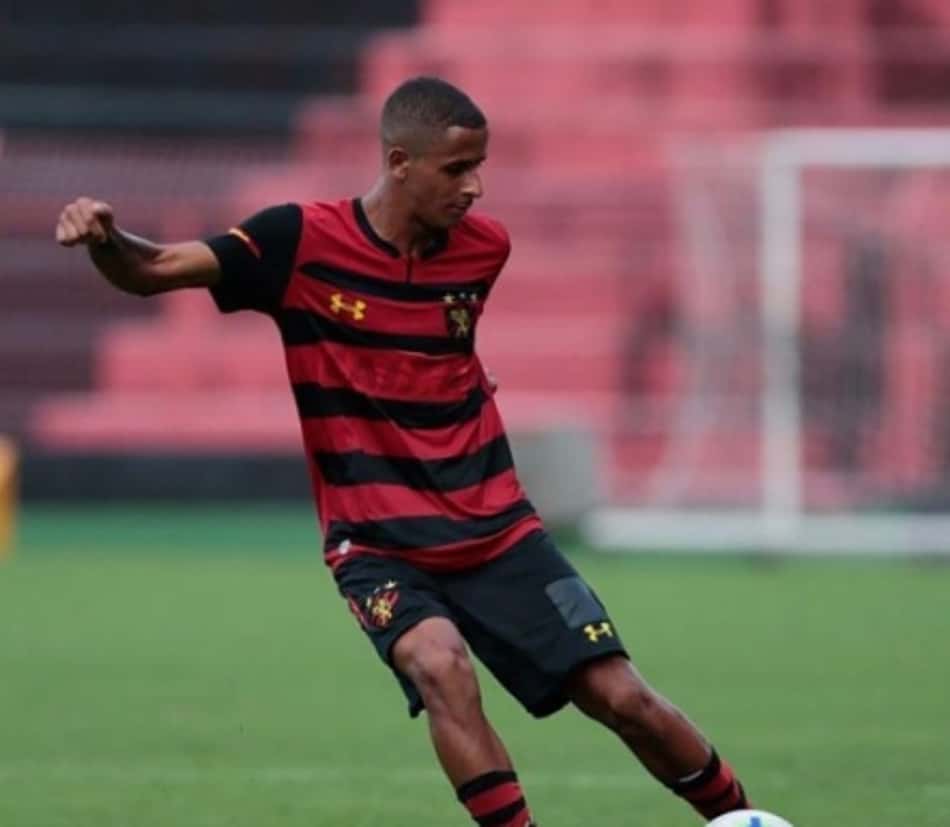 Com duas assistências em goleada, Luciano Juba comemora retorno e projeta início do Brasileirão