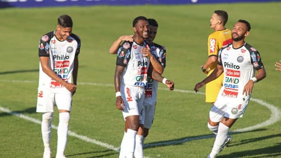 Operário-PR x Figueirense - Comemoração