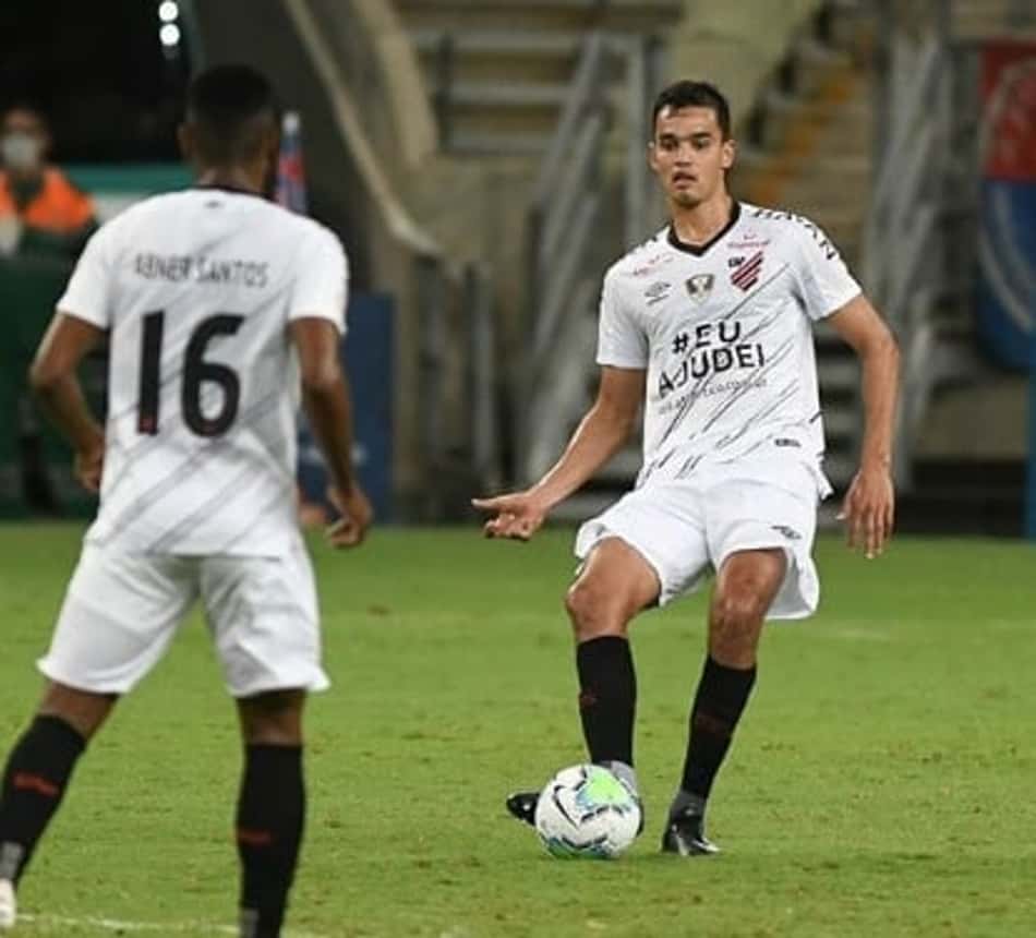 Felipe Aguilar é o novo zagueiro do Atlético Nacional; confira