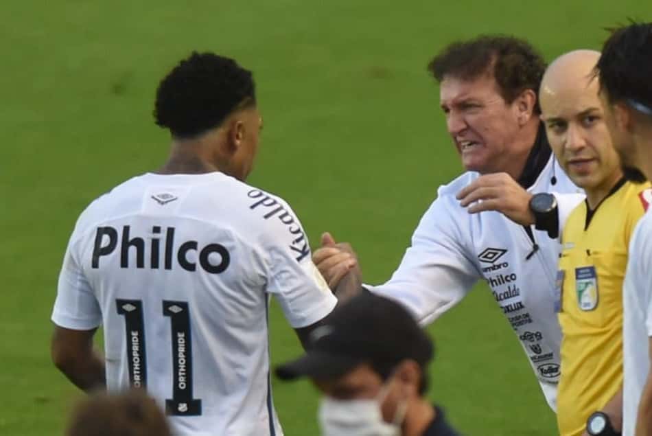 Após classificação do Santos, Cuca e Marinho cobram salários atrasados