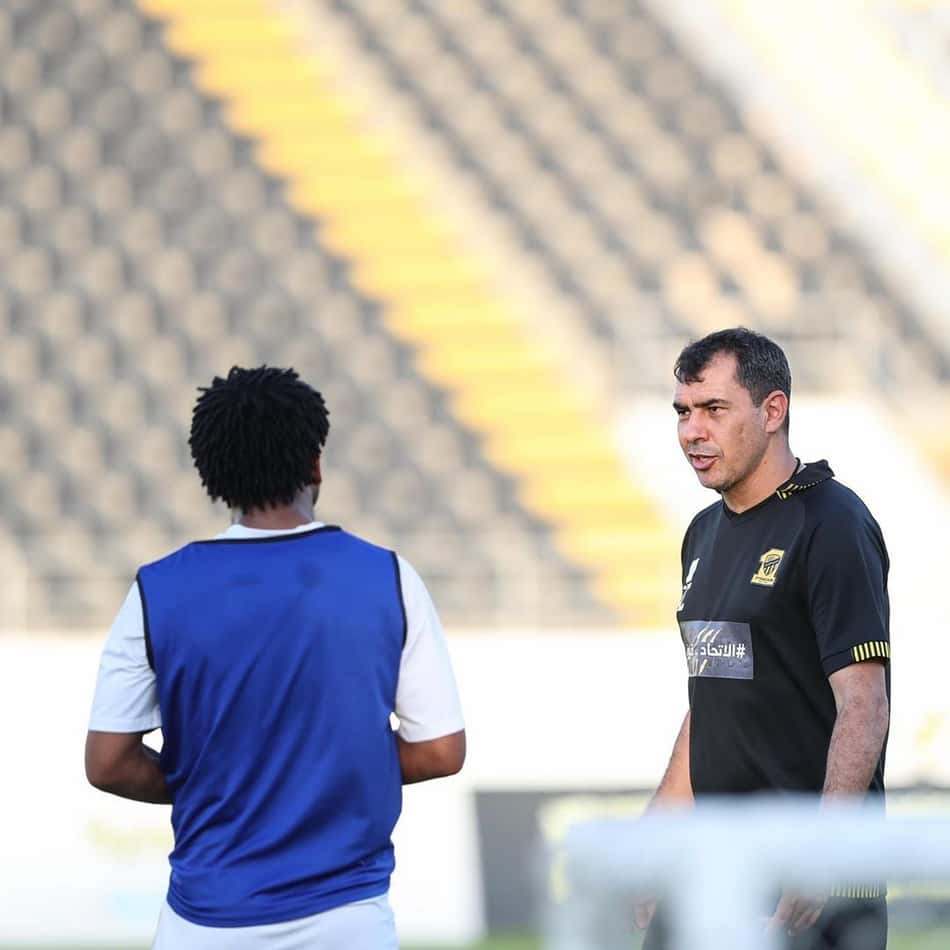 Carille comemora retorno de seis atletas após quarentena no Al-Ittihad