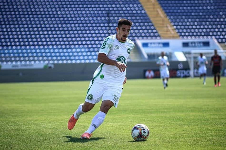 Com cada vez mais espaço na Chapecoense, Ronei não teme pressão crescente