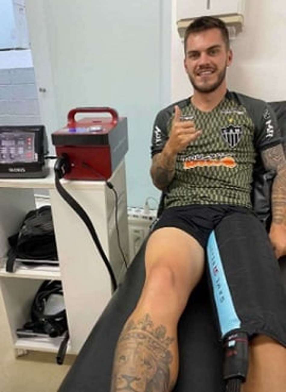 Nathan inicia trabalhos físicos para voltar ao Atlético-MG