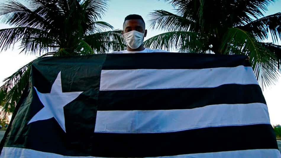 'O Botafogo me escolheu, quero deixar um legado para o clube', diz Kalou em sua apresentação