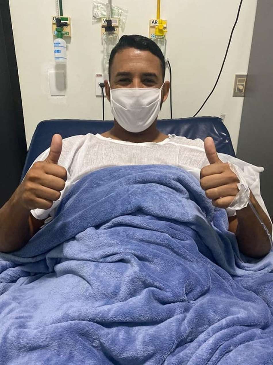 Michel passou por artroscopia bem-sucedida no Rio de Janeiro